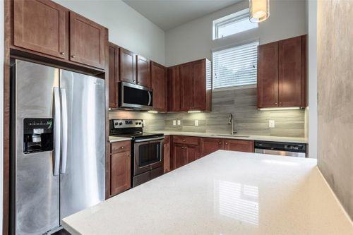 1710 Caroline St 422 - Photo 3 of 8