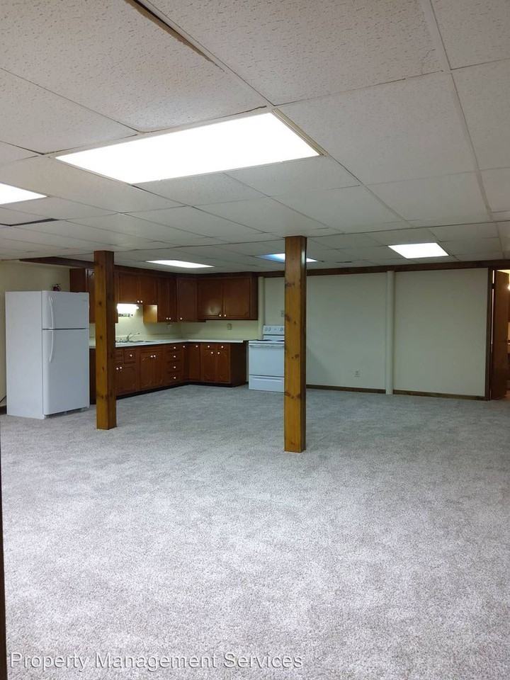 225 W Jefferson St - Photo 2 of 11