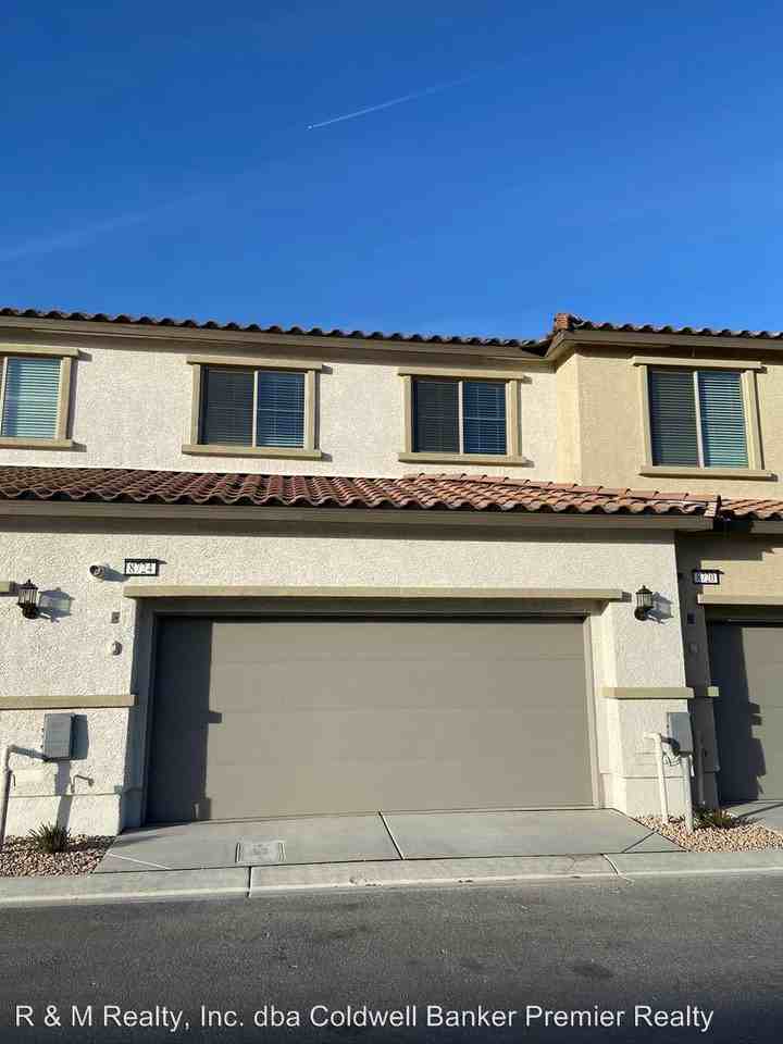 8724 Giant Causeway Avenue - Photo 2 of 32