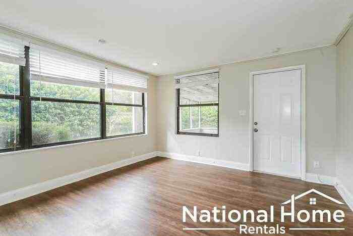10404 Antioch Rd - Photo 3 of 15