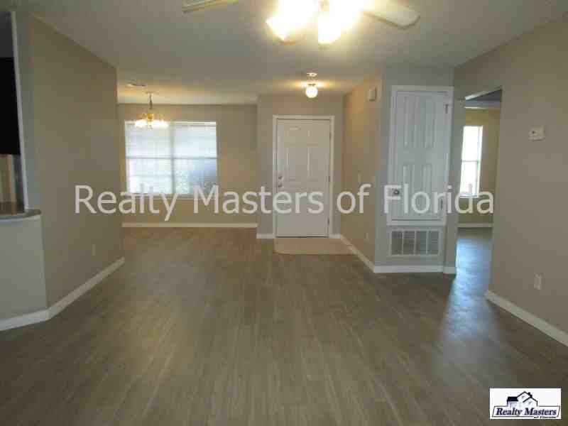 6923 Cedar Ridge Cir - Photo 2 of 19