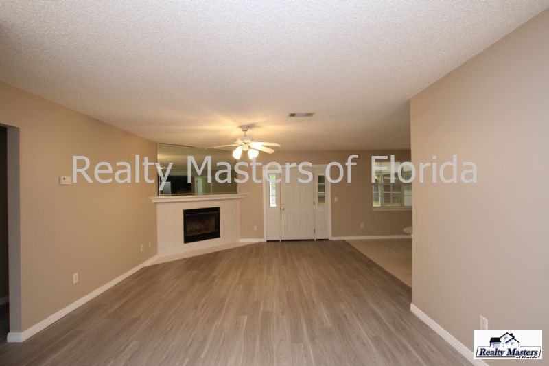 6923 Cedar Ridge Cir - Photo 3 of 19