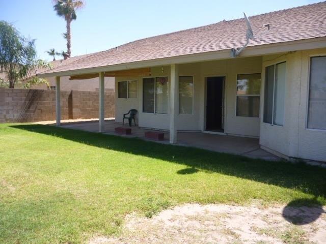 1472 S 33rd Dr - Photo 2 of 13