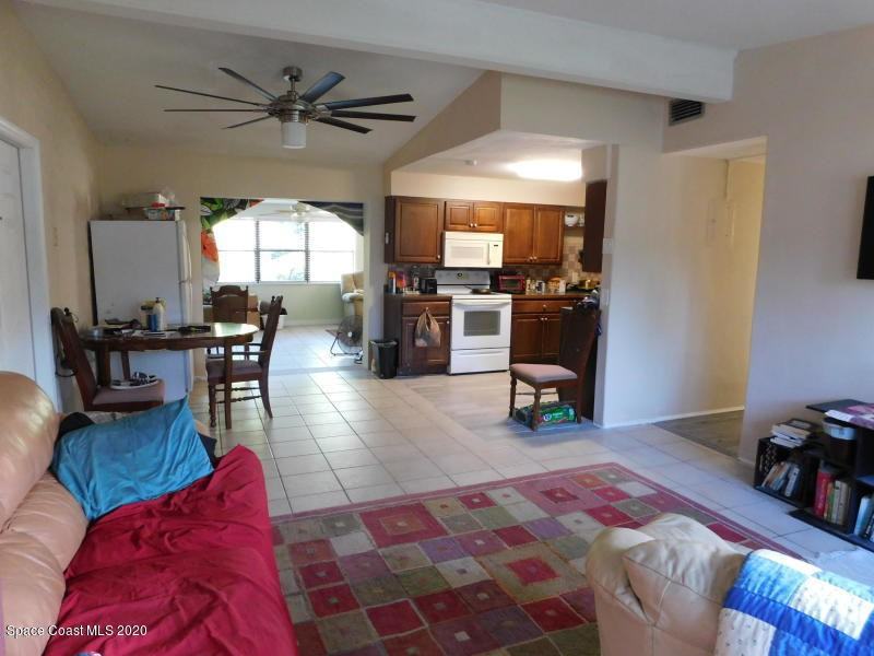 1610 Smith Drive N - Photo 3 of 13