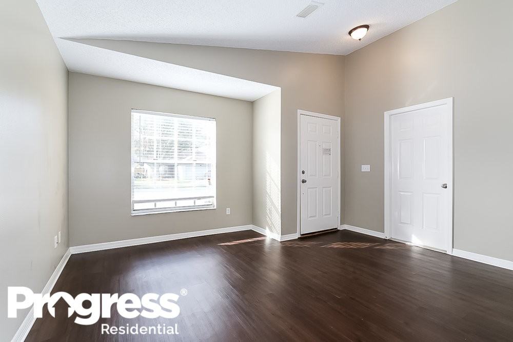 1744 Tarah Trace Dr - Photo 3 of 14