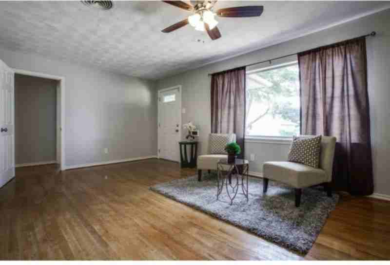 2312 Wildoak Dr - Photo 3 of 18