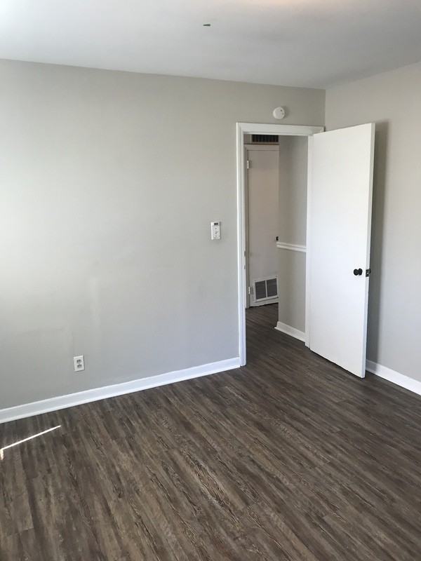 2315 Abelwood Rd - Photo 3 of 22