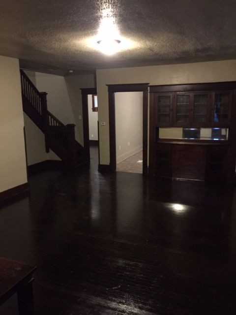 1465 Lee St - Photo 3 of 13