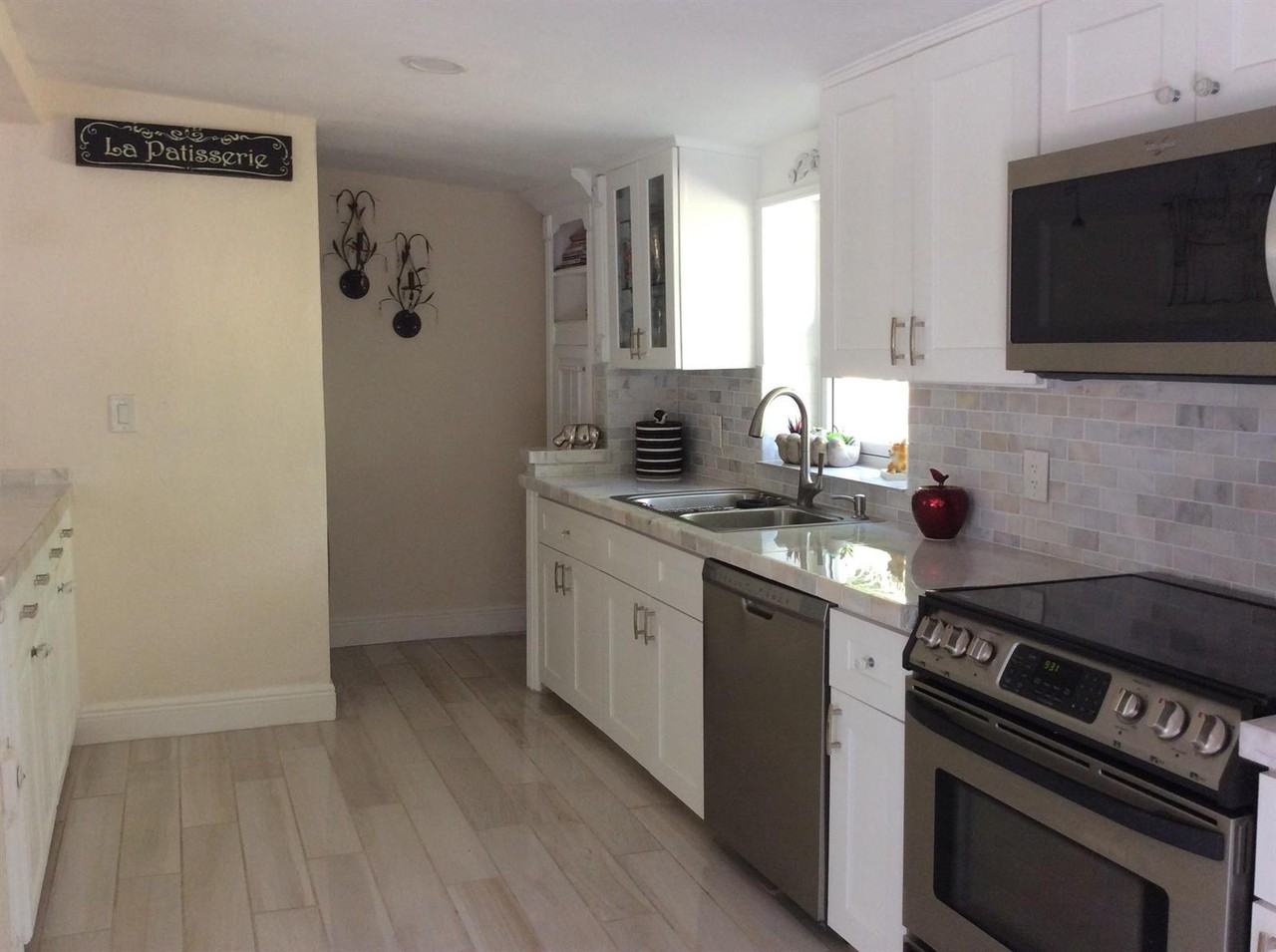 1891 Southwest 29th Avenue - Photo 3 of 15