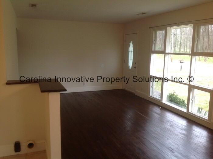 1701 Masonic Dr - Photo 3 of 20