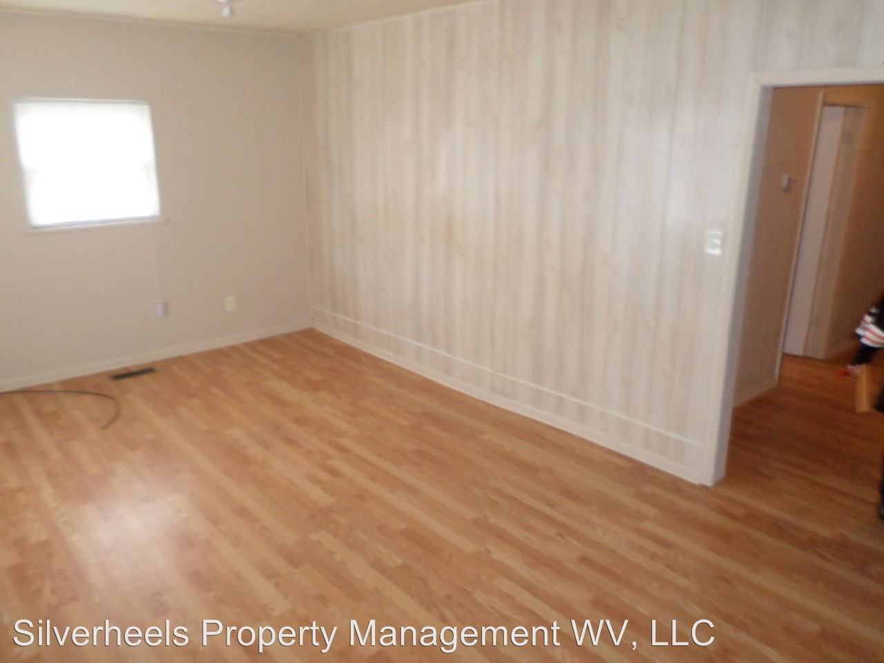 1046 24th Street - Photo 2 of 5