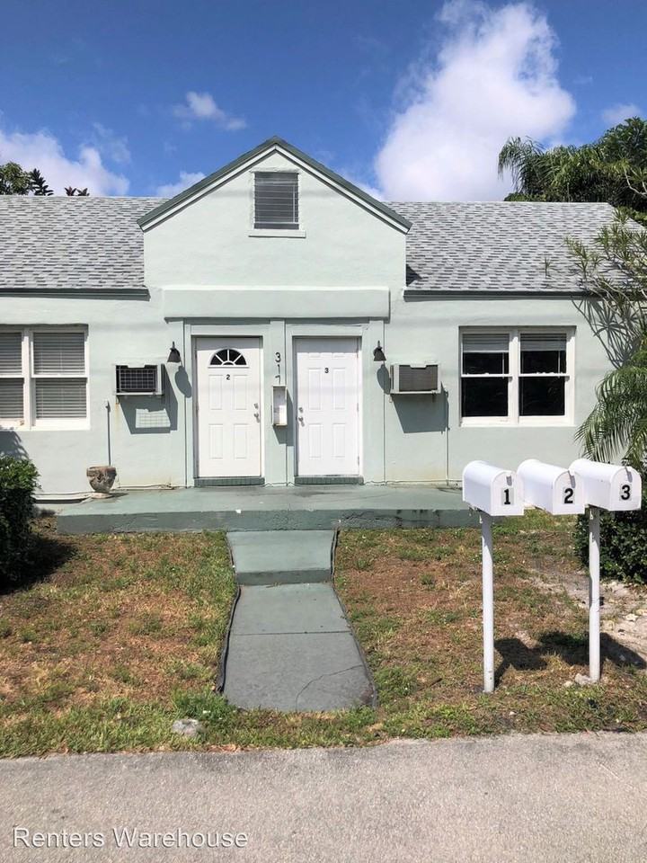 317 NE 13th Ave - Photo 2 of 24