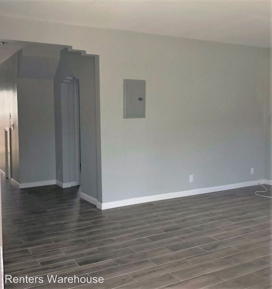 317 NE 13th Ave - Photo 3 of 24