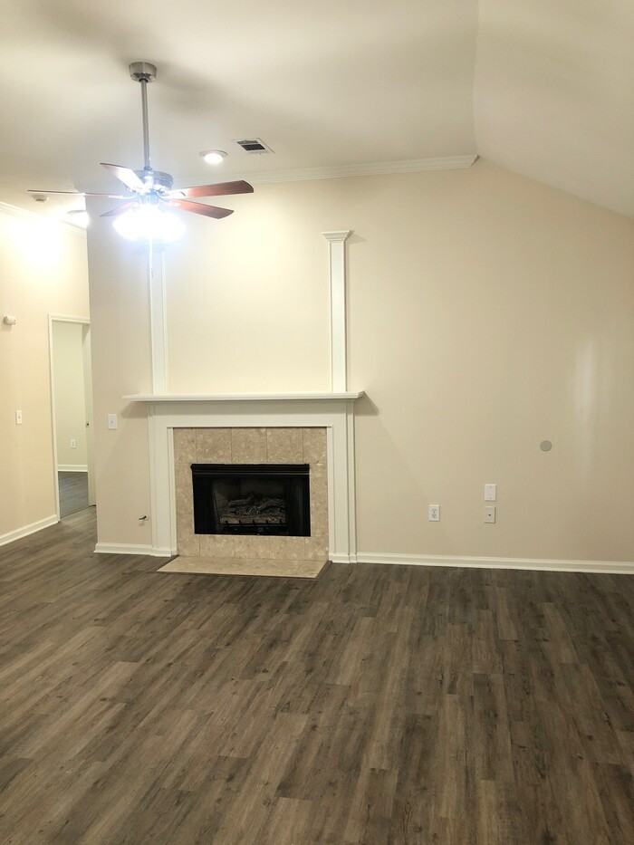 405 Green Tree Place - Photo 2 of 12