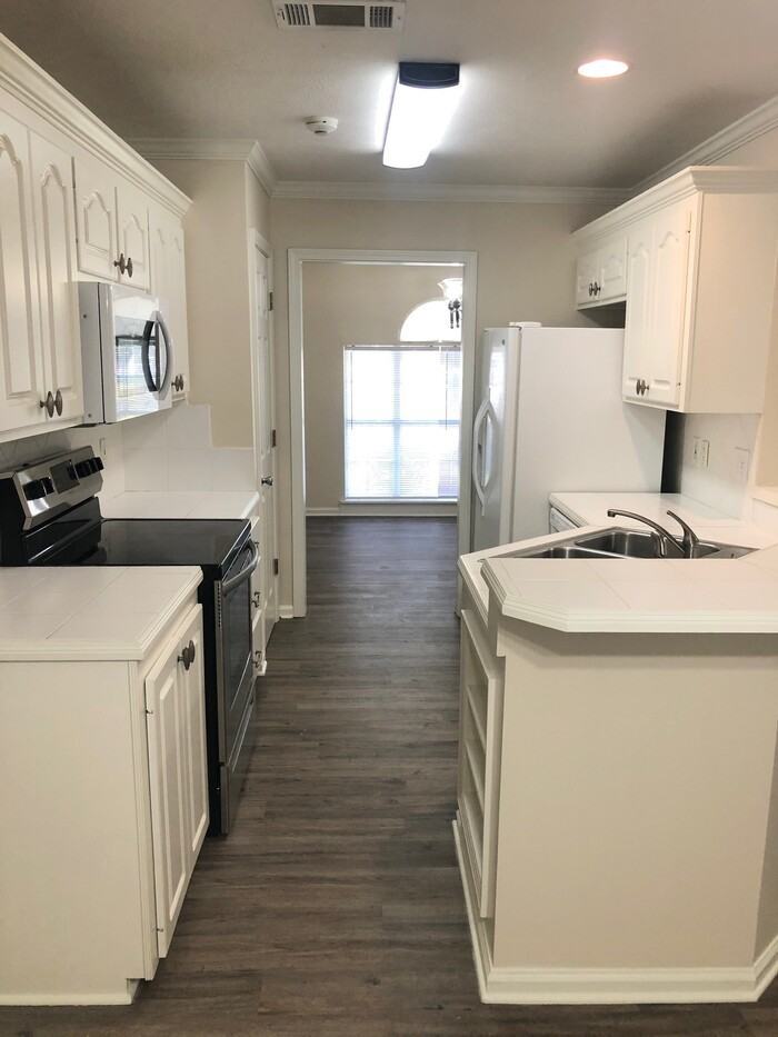 405 Green Tree Place - Photo 3 of 12