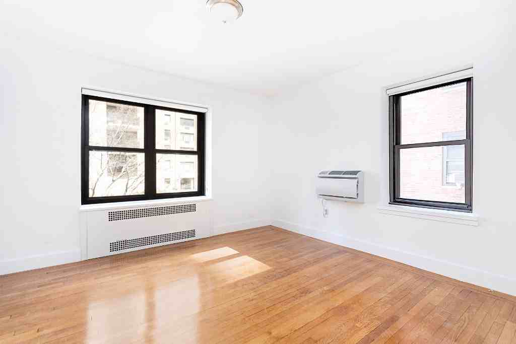 10 W 65th St #4M - Photo 4 of 9