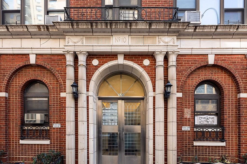 10 W 65th St #4M - Photo 7 of 9