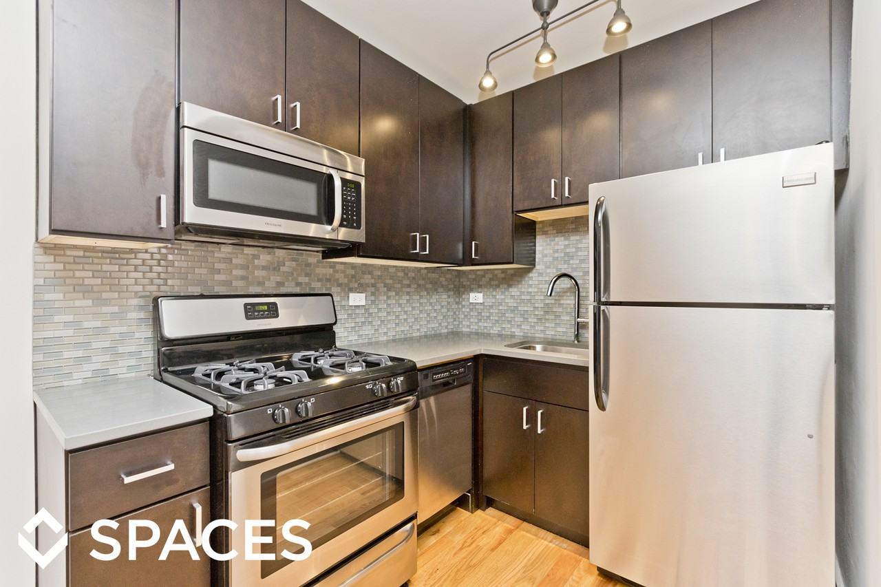 2420 N Kedzie Blvd - Photo 2 of 11