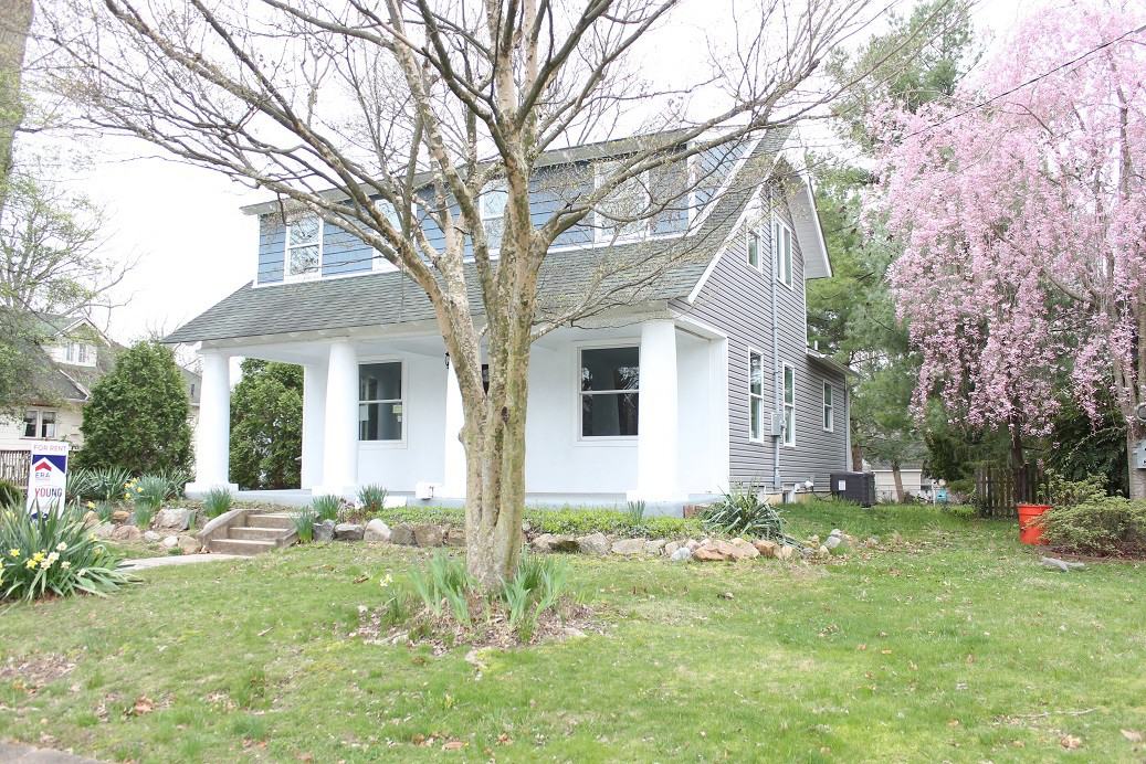 318 Highland Ter - Photo 2 of 28