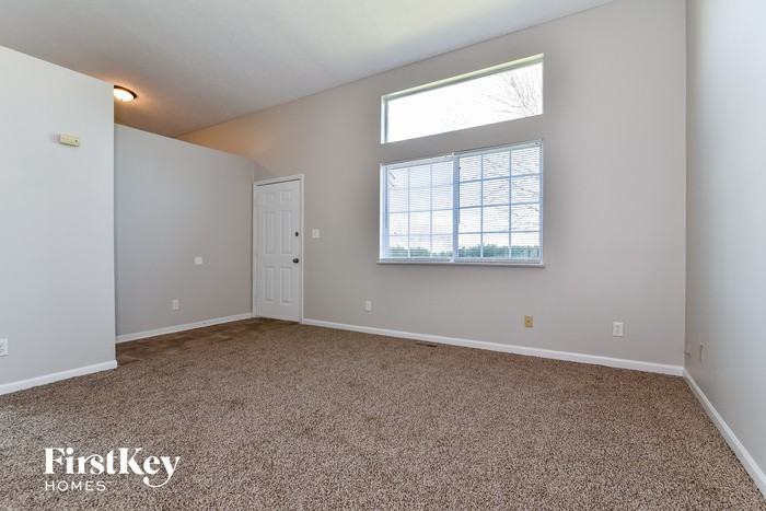 37 Meadow Ct W - Photo 3 of 15