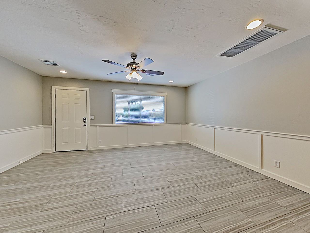 814 N 74th St - Photo 3 of 17