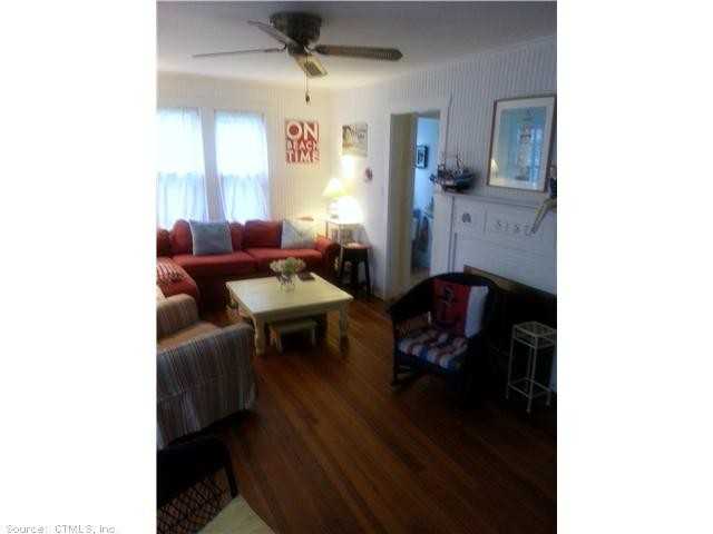 43 Hartford Ave - Photo 3 of 8