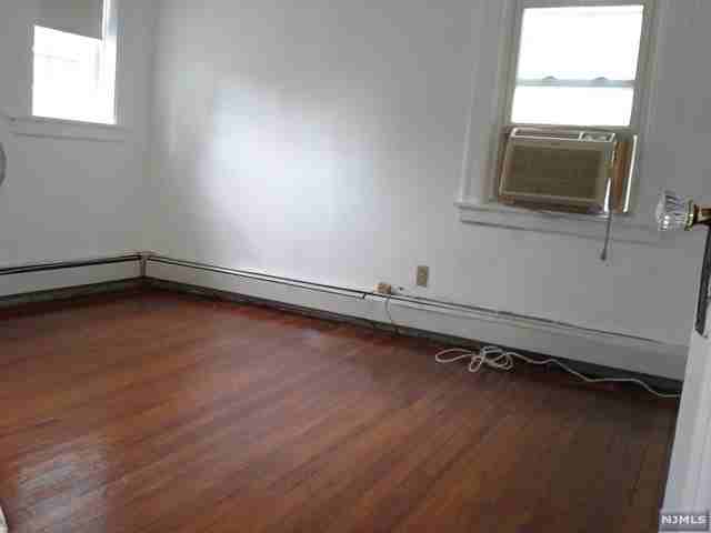 64 Smith Ave - Photo 2 of 6