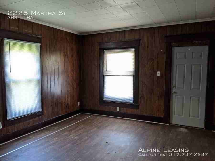 2225 Martha St - Photo 3 of 13