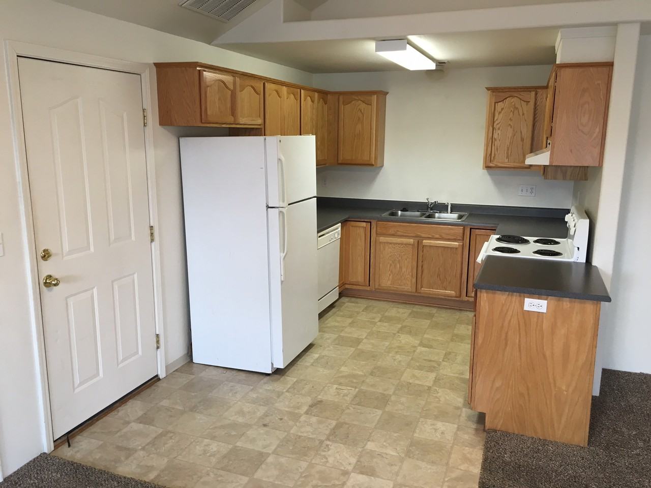 1754 Sun Glo Dr - Photo 4 of 6