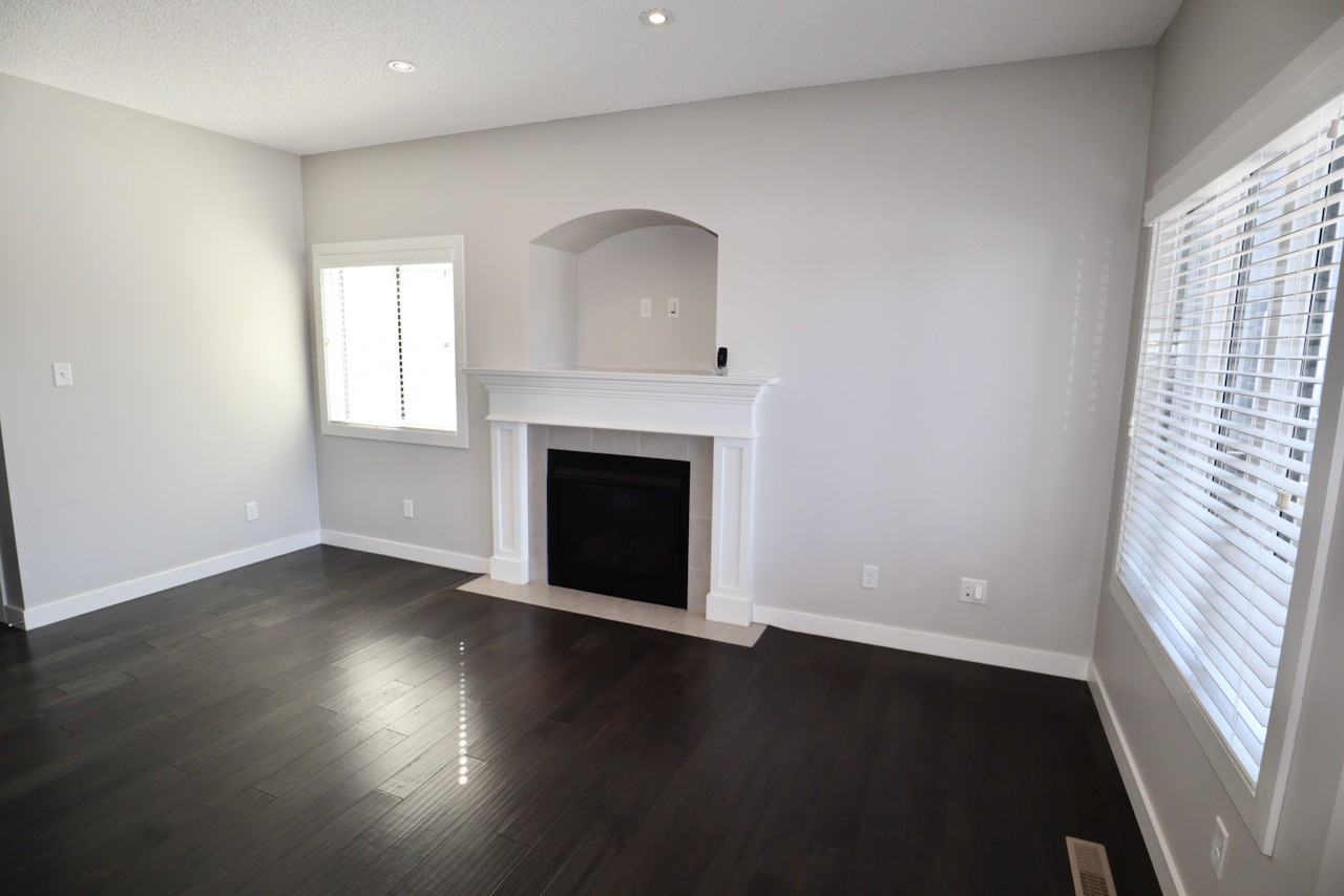 46 Durrand Bend - Photo 3 of 13