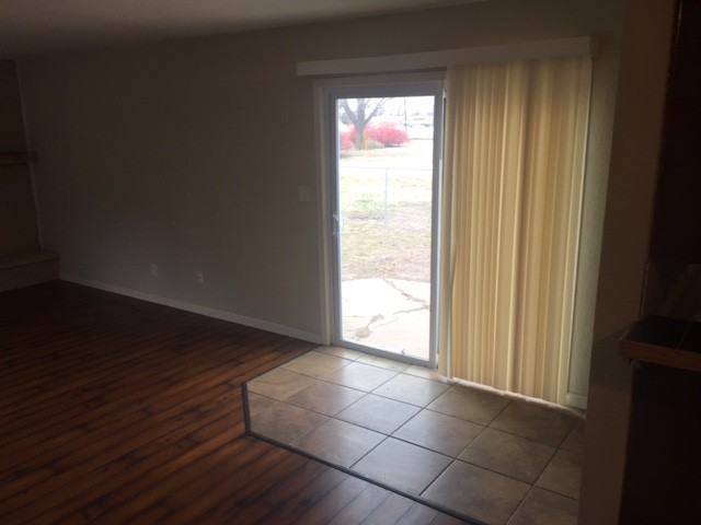 2625 W 35th St N - Photo 2 of 13