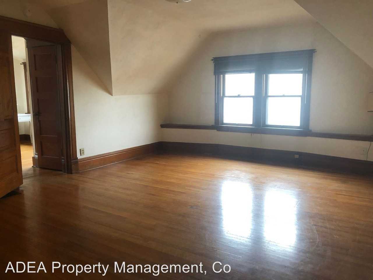 238-242 S 5th E - Photo 3 of 9