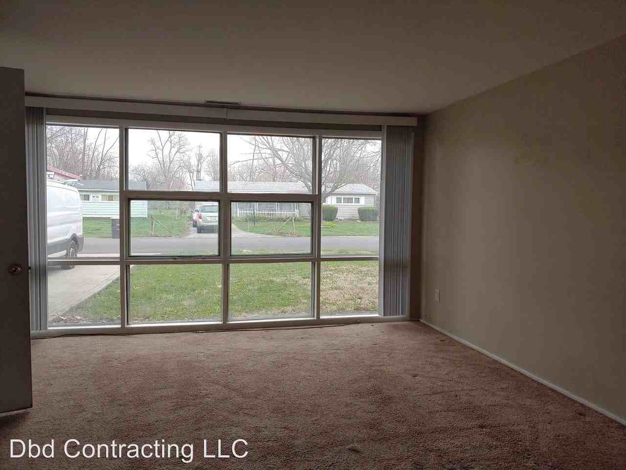 5818 Rosalia Dr - Photo 2 of 10