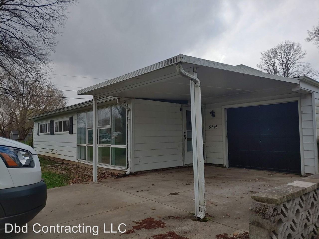 5818 Rosalia Dr - Photo 3 of 10