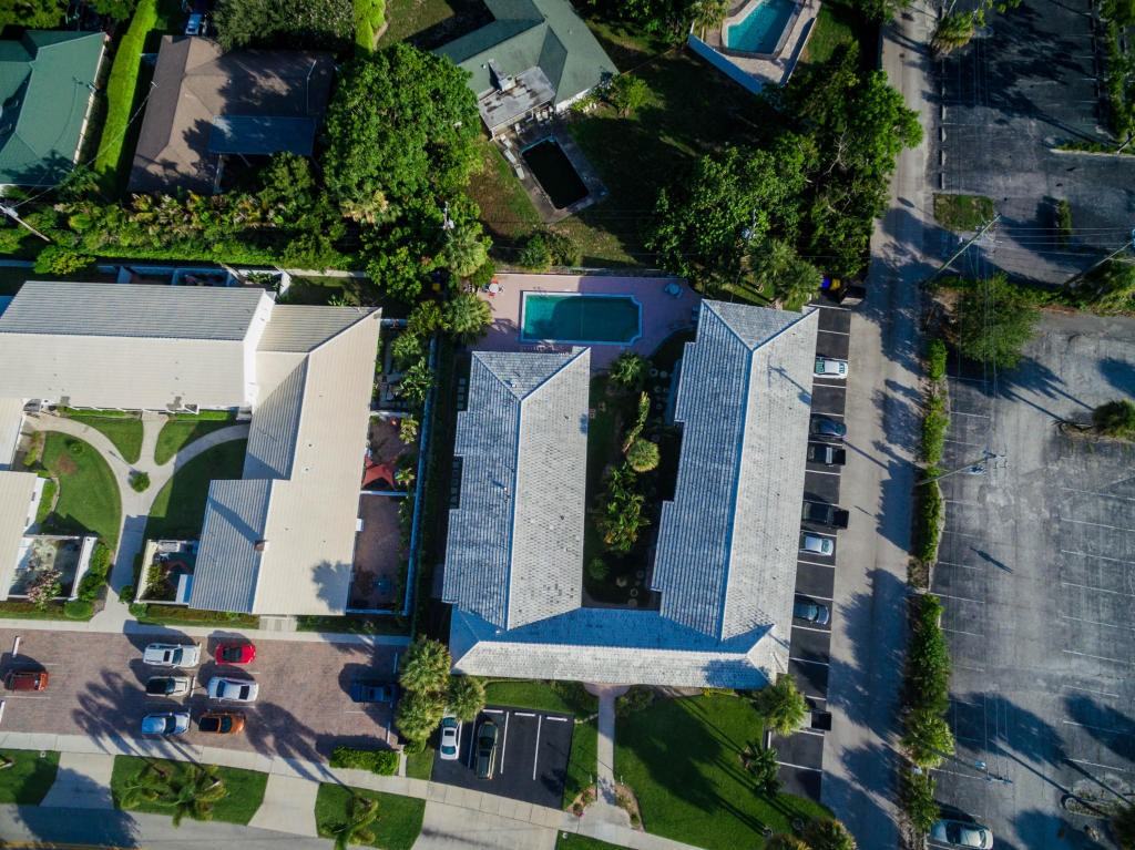 148 Yacht Club Drive #13 - Photo 3 of 4