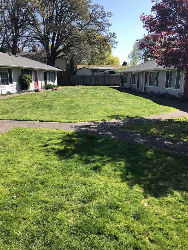 574 Ford St. S - Photo 3 of 13