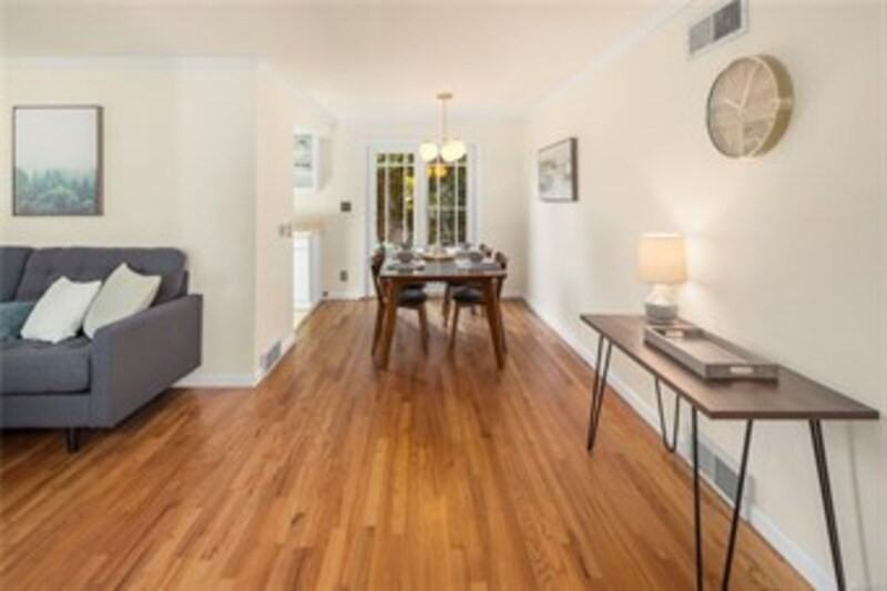 3247 Ne 97th St - Photo 3 of 18