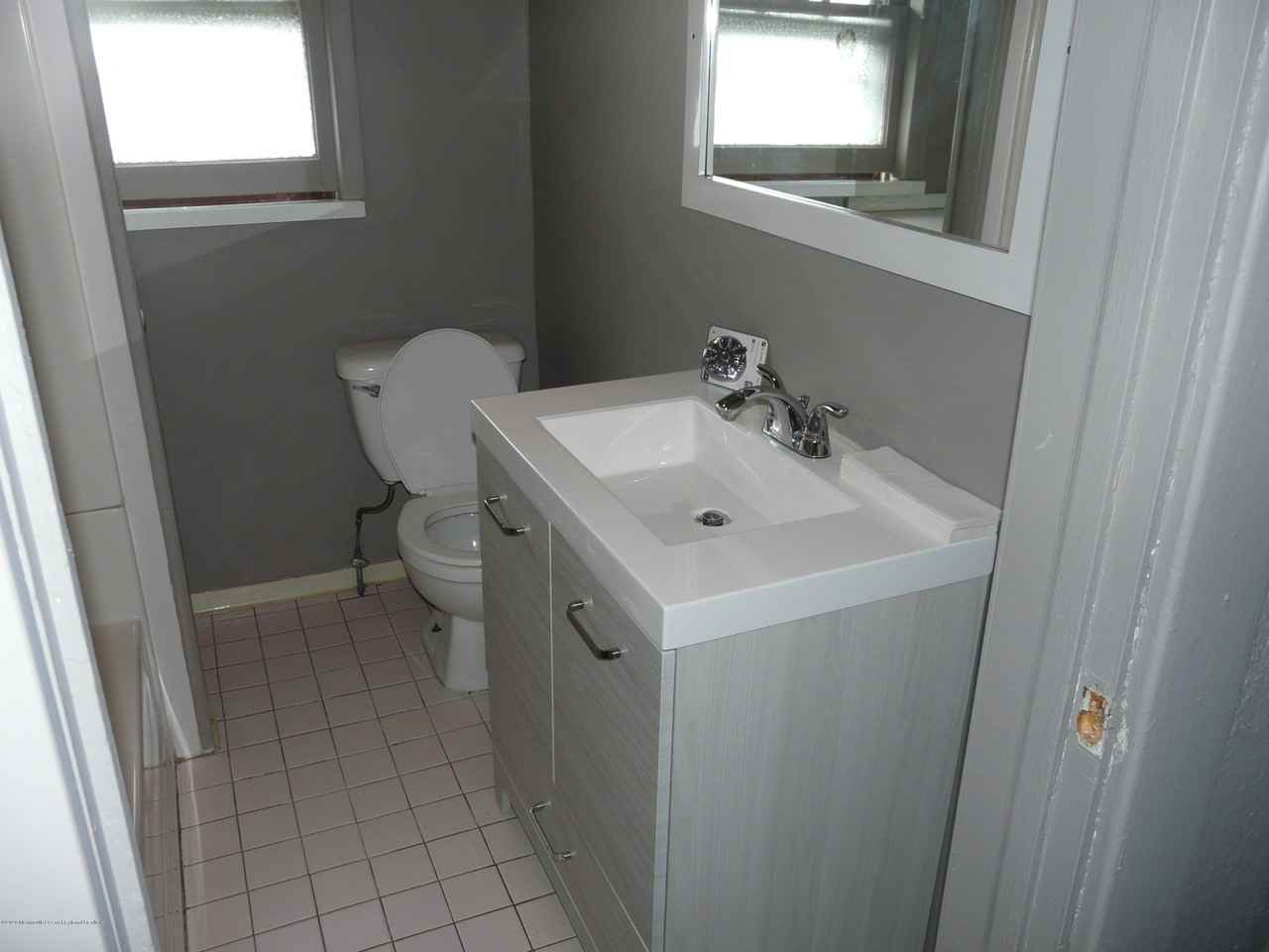 45 Sylvania Avenue W - Photo 3 of 6