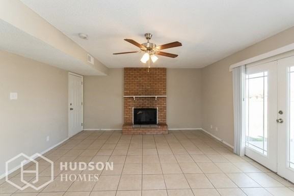 330 Goddard Ave - Photo 3 of 15