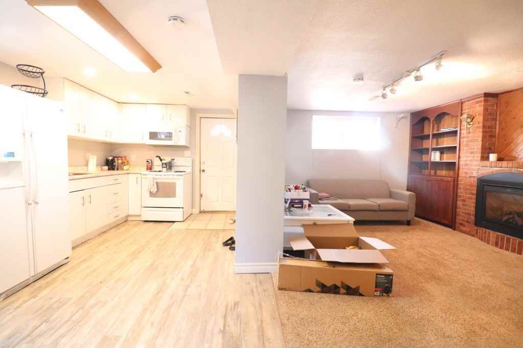 Valley Road Apartments in Western Hill, St. Catharines, ON L2S None