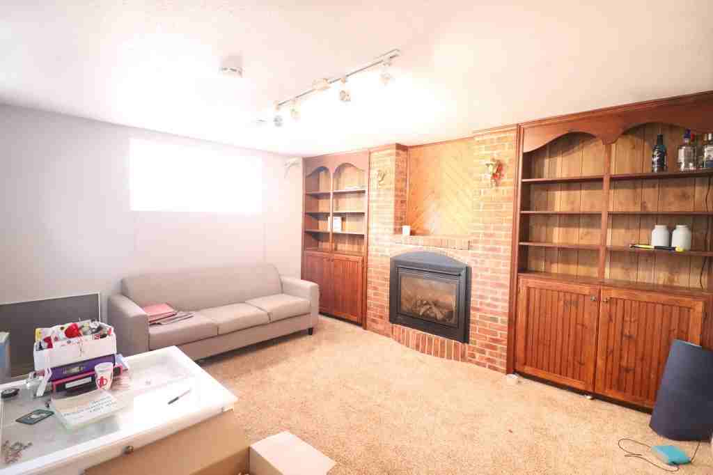 Valley Road Apartments in Western Hill, St. Catharines, ON L2S None