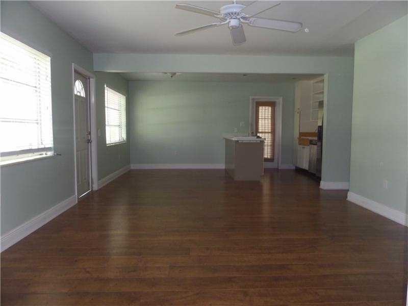 1314 NE 13th Ave - Photo 2 of 8