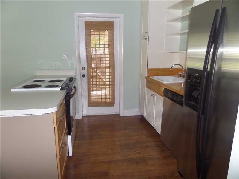 1314 NE 13th Ave - Photo 3 of 8