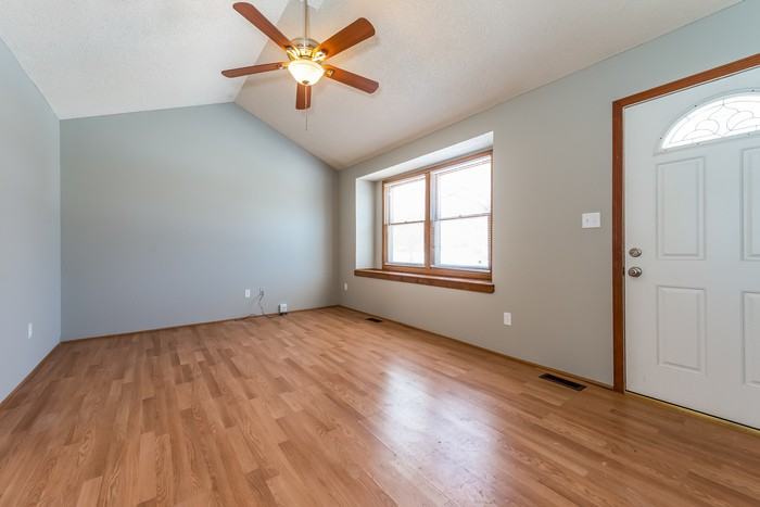 11307 North Marsh Avenue - Photo 3 of 8