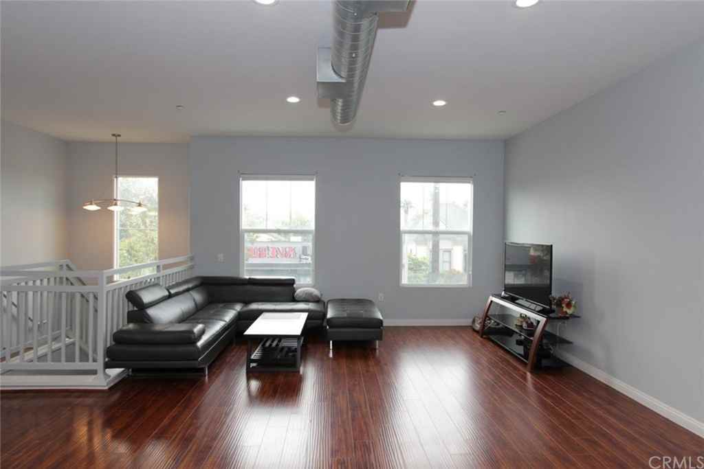 160 Soco Dr - Photo 2 of 12