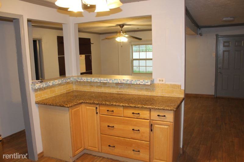 3224 Brockbank Dr - Photo 3 of 11