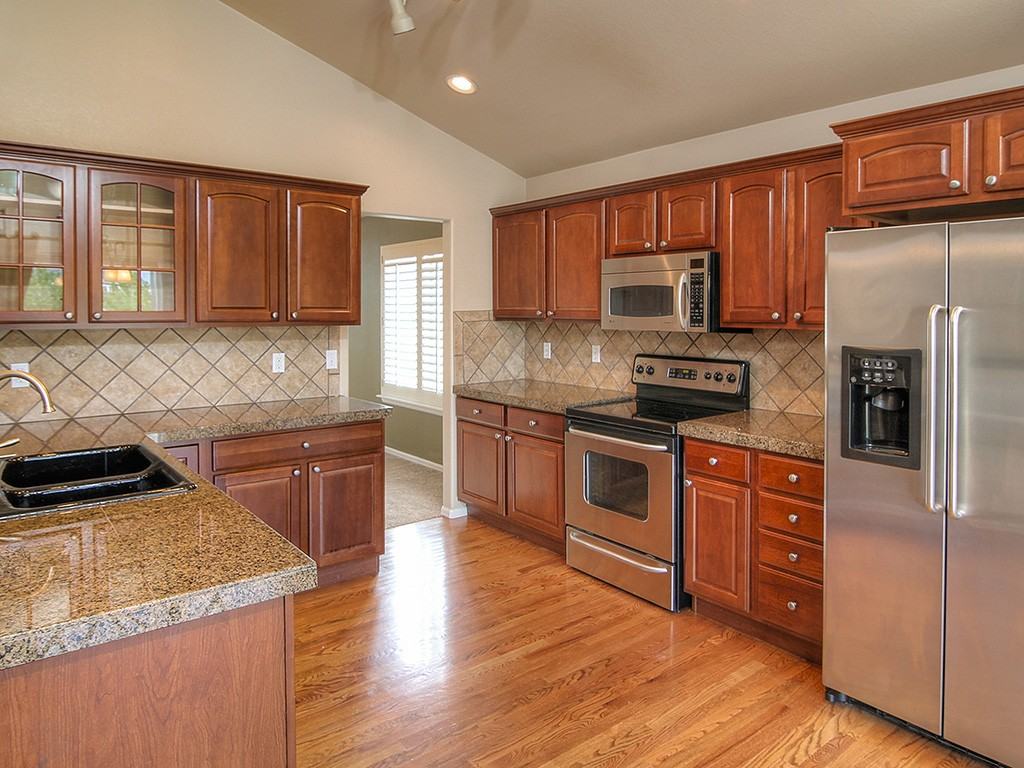 13718 Narrowleaf Dr - Photo 2 of 10