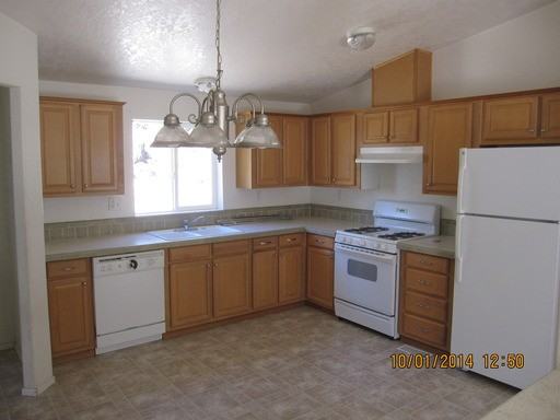 15313 Monte Vista Dr - Photo 3 of 10