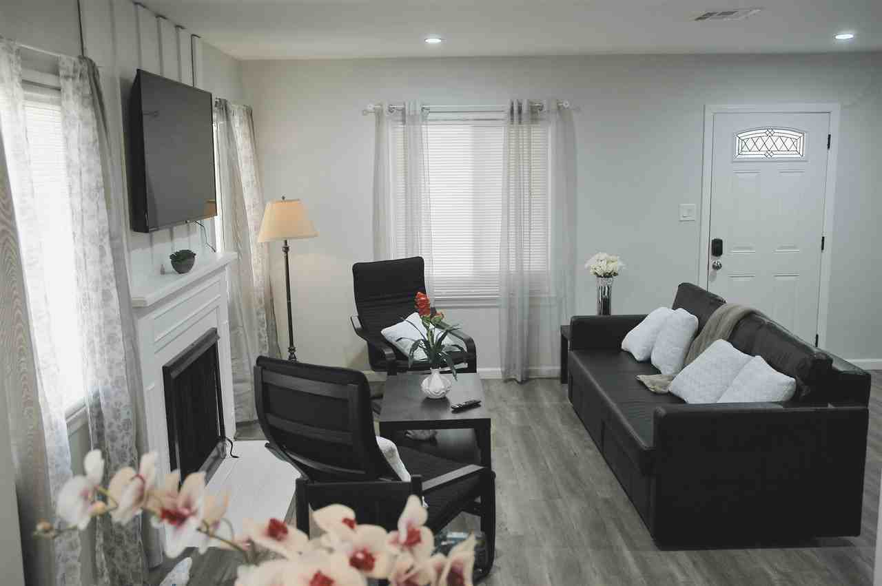 5655 Topeka Drive - Photo 2 of 12