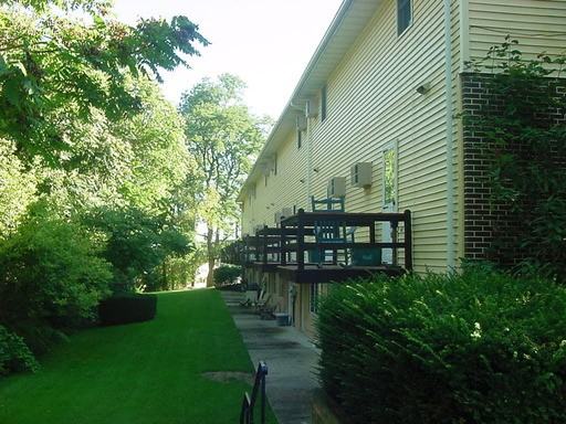 98 N 10th St - Photo 2 of 10